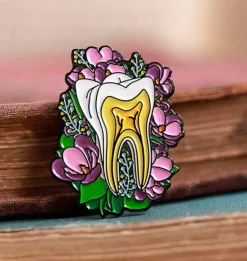 Dent avec des fleurs - Pins-Codex Anatomicus Outlet