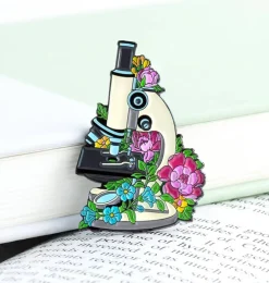 Microscope avec fleurs - Pins-Codex Anatomicus Sale